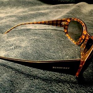 Women’s Burberry sunglasses